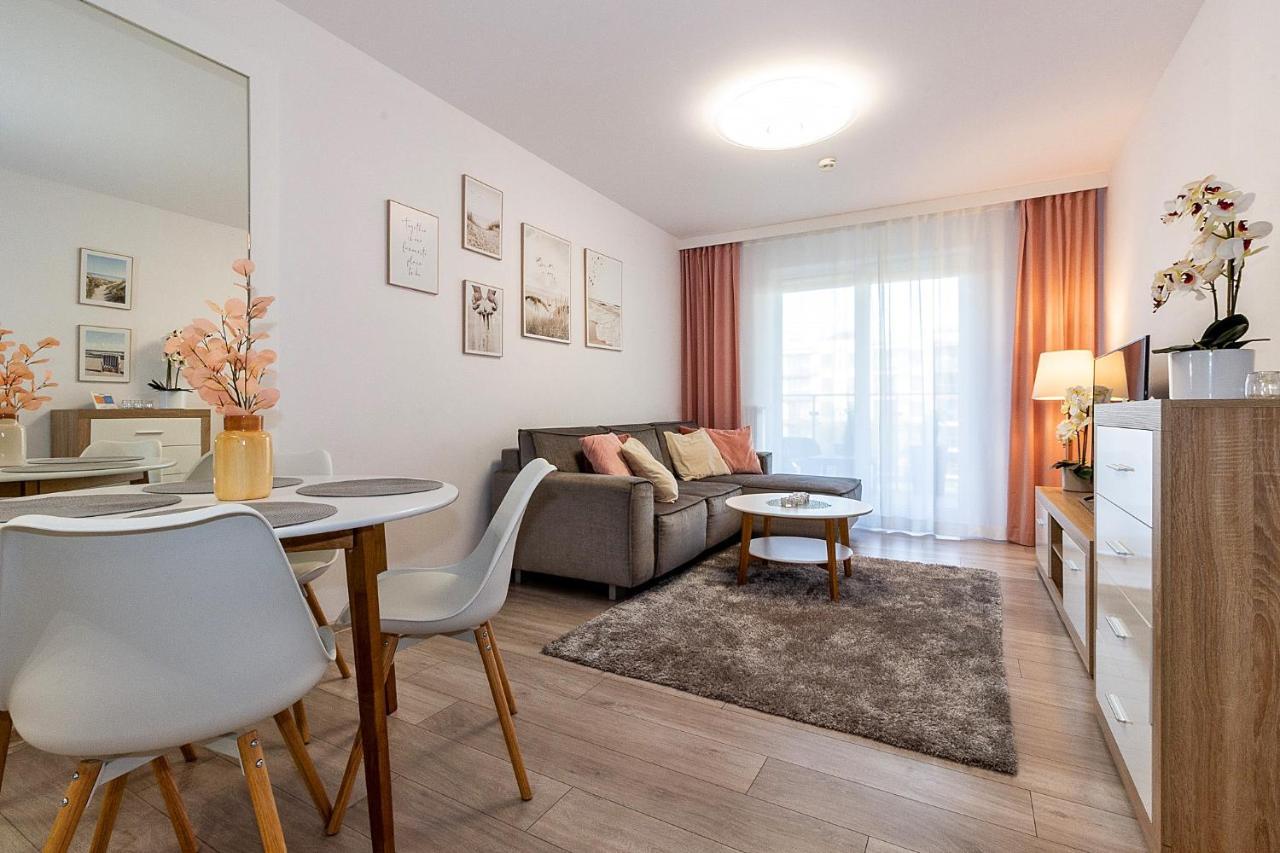 Omi Apartments Колобжег Екстериор снимка