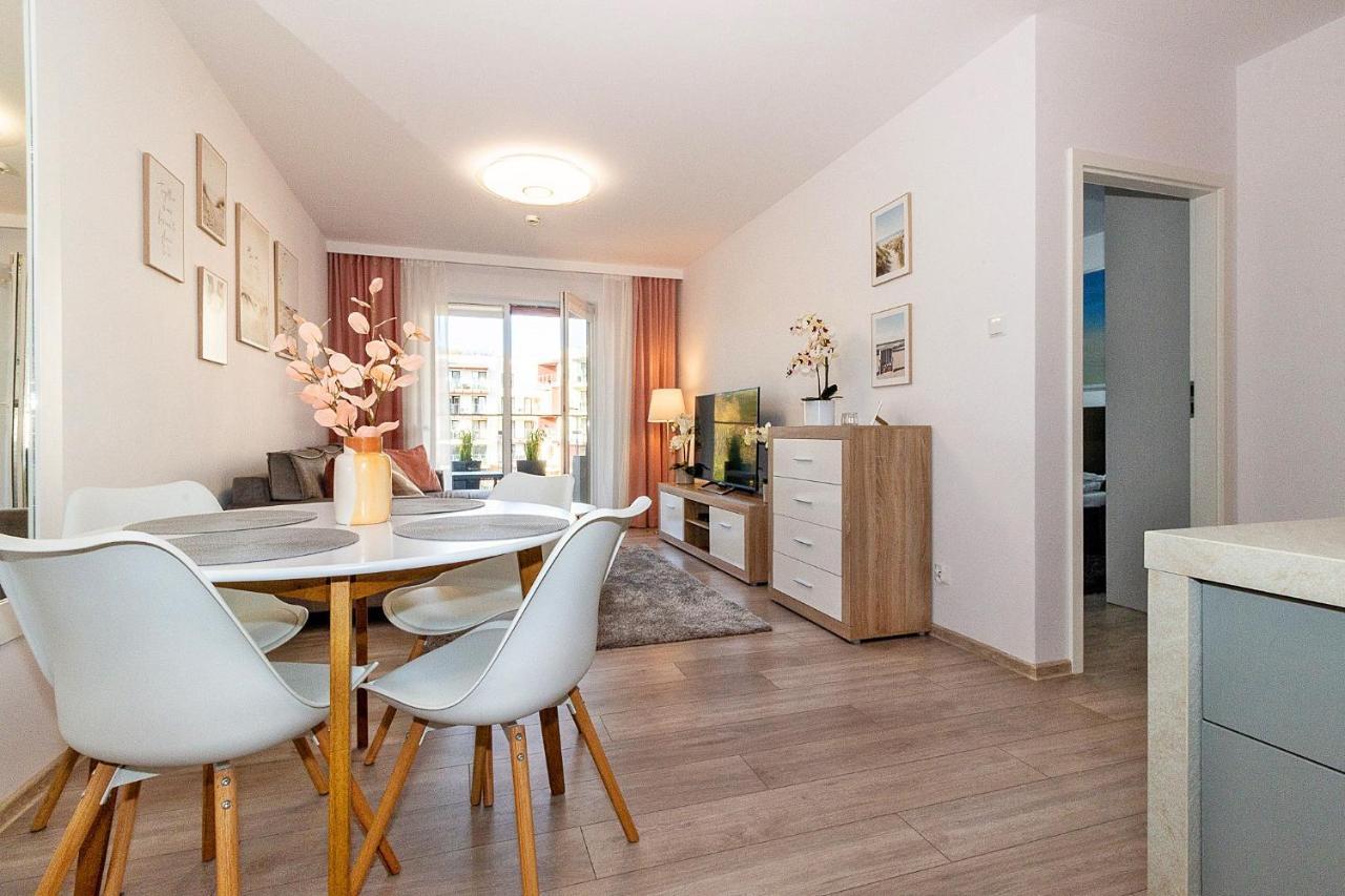 Omi Apartments Колобжег Екстериор снимка